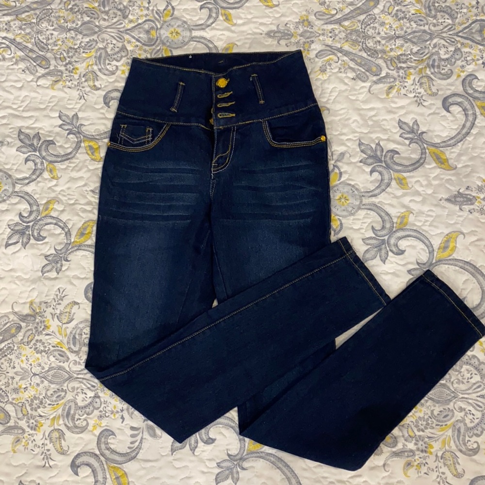 NWOT Butt Lifting Tummy Shaping Stretch Jeans